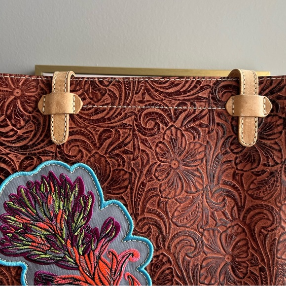 Consuela Suzie Everyday Tote Like New Retired - Picture 7 of 10